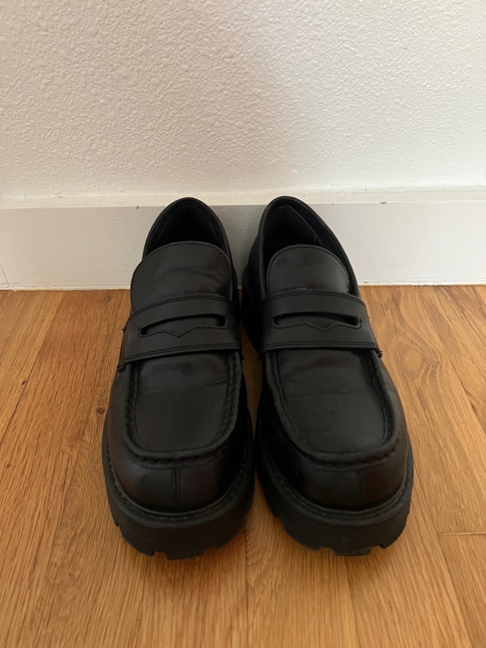 Vagabond Lug Sole Loafers - Picture 2 of 9